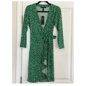 NWT BCBG Maxazria Dress Green White Giraffe Print Wrap 3/4 Sleeve Vneck - Small